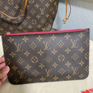 Authentic Louis Vuitton Pouch for Neverfull MM/GM in Pink Peony